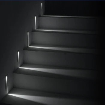 מודרני מינימליסטי מוטבע מדרגות תאורת LED גוף האדם אינדוקציה רגל המנורה מלון פינה במעבר צעדים לצד אווירה מנורות